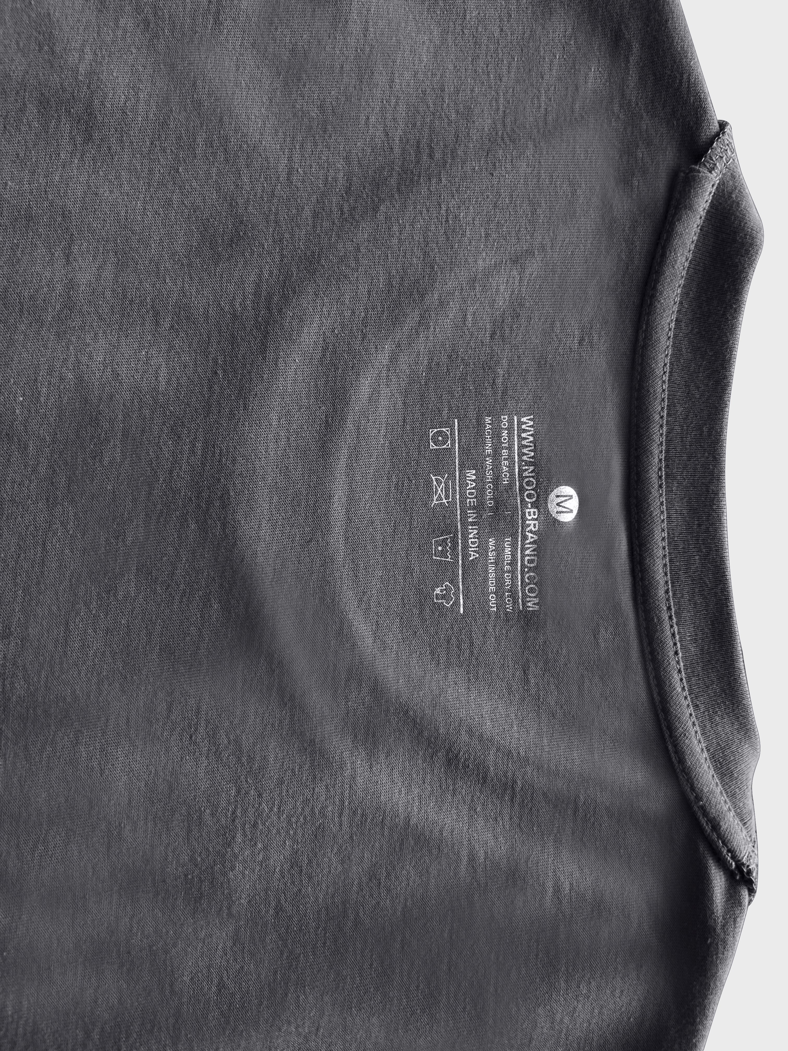 Crewneck Blank T-Shirt  with NOO-BRAND label - Dark grey